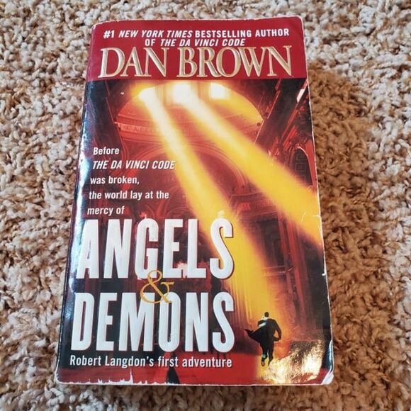 Angels & Demons by Dan Brown Book - Picture 1 of 3